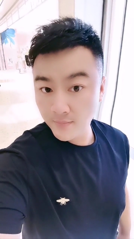 微风徐徐的第一张照片--深圳交友中心